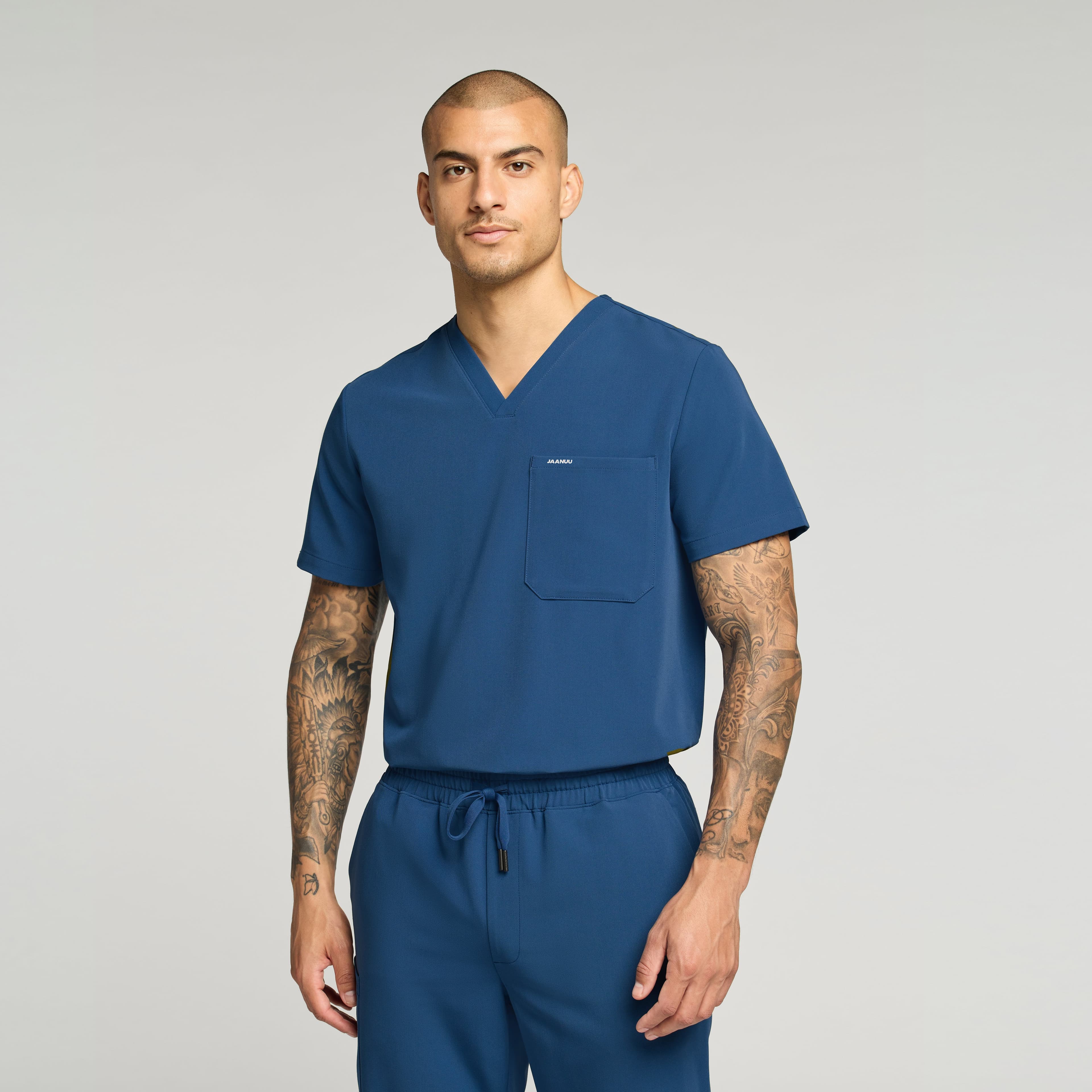 Geiger Essential Scrub Top